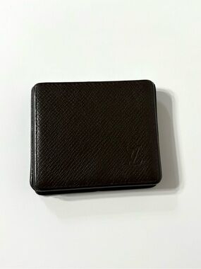Louis Vuitton leather Taiga Coin Purse
